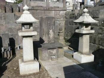 塙保己一の墓