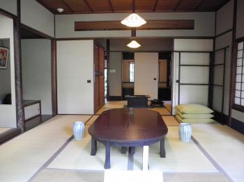 アトリエ棟　寝室から次の間