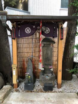 源兵衛子育地蔵尊 ③馬頭観音と②庚申塔