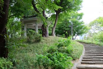 富士見台と六角堂