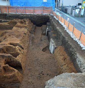 富久町北遺跡　１号遺構（大溝）（北から）